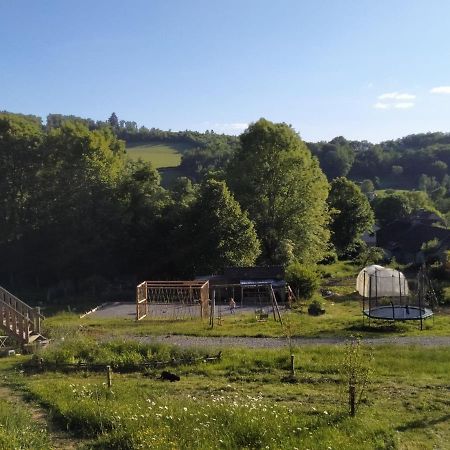 Carazen , Caravane Chauffee Saint-Sylvain-Bellegarde Exterior foto